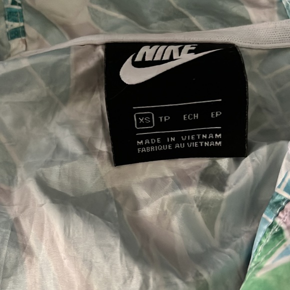 Nike cropped jacket - Picture 3 of 6